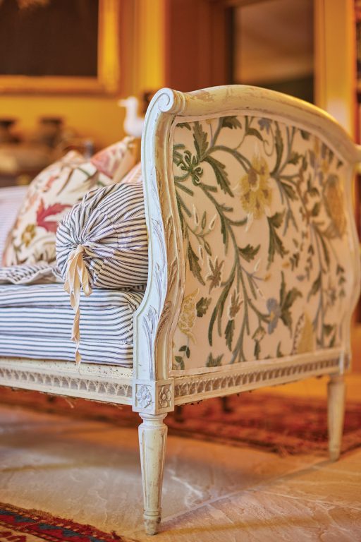 antique daybed