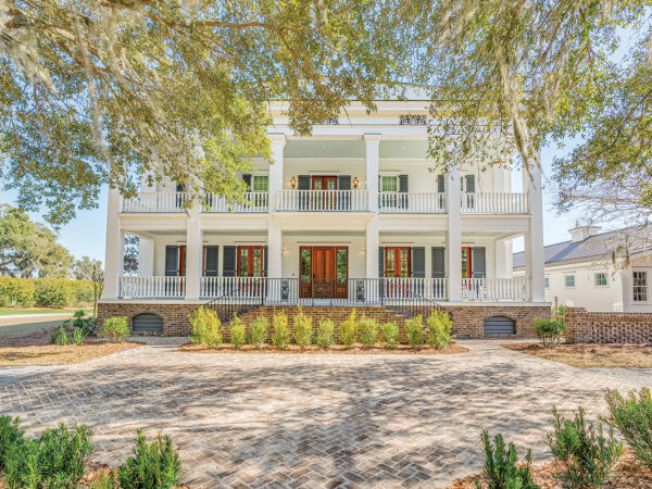 Exterior front of a Southern plantation house
