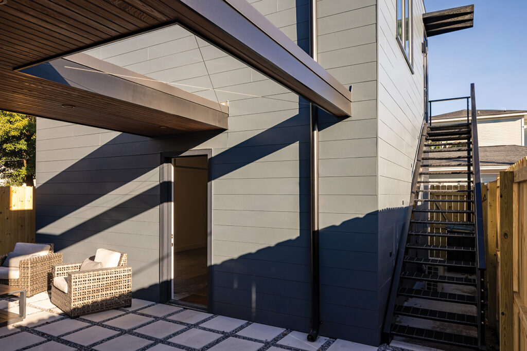 Courtyard area with square pavers