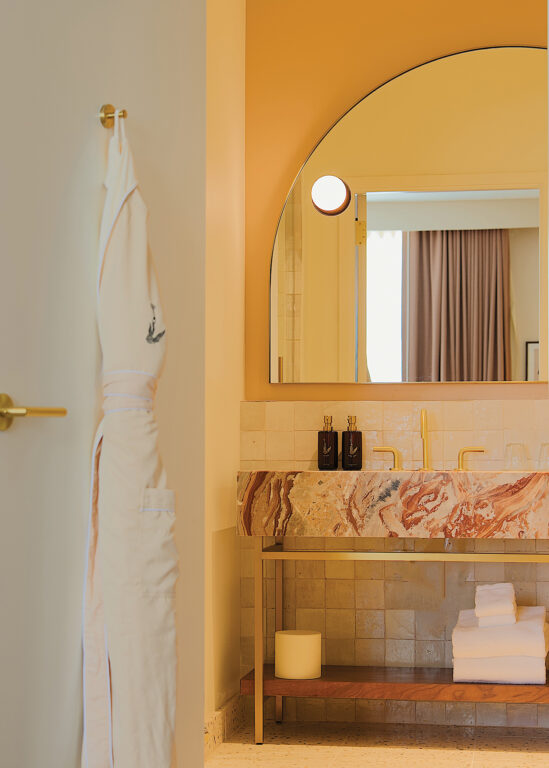 Municipal Grand Hotel bathroom